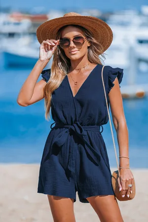 Cupshe Marineblauwe romper met fluttermouwen