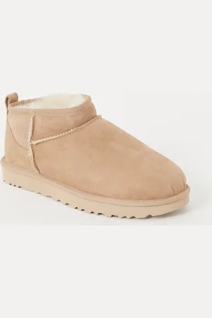 UGG Classic Ultra Mini enkellaarsje van suède