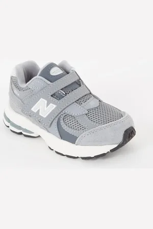 New Balance 2002 sneaker met mesh details