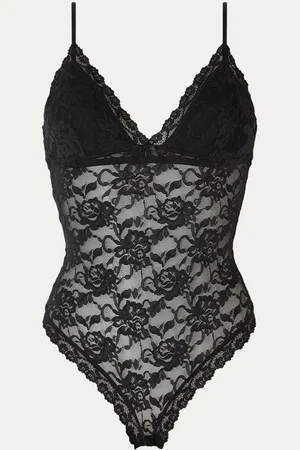 Sam Friday Lacey body van kant