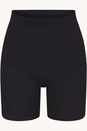 SKIMS Seamless Sculpt high waisted corrigerende short