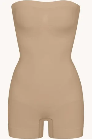 SKIMS Seamless Sculpt strapless corrigerende body