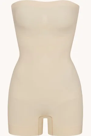 SKIMS Seamless Sculpt strapless corrigerende body