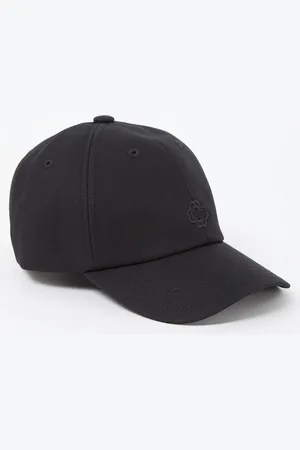 Maje Pet met logoborduring