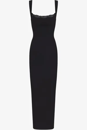 SKIMS Soft Lounge Lace maxi jurk met ribstructuur en details van kant