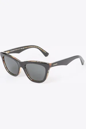 Burberry Cat Eye zonnebril BE4435