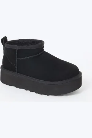 UGG Classic Ultra Mini Platform enkellaarsje van suède
