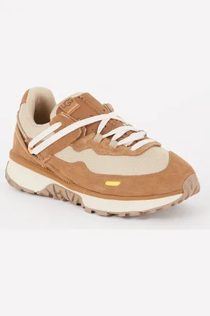 UGG Retrofi sneaker van suède met details van mesh