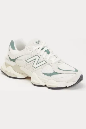 New Balance 9060 sneaker met suède details