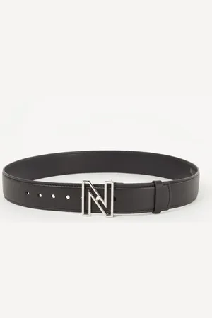 NIKKIE. Riem van leer met logo