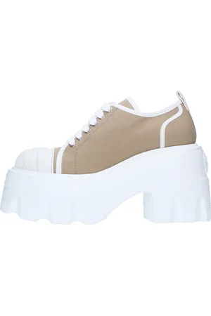 Casadei Lage Schoenen Beige
