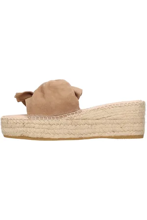 MANEBI Beige hakschoenen