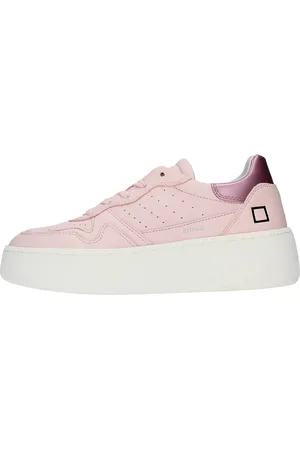 D.A.T.E. BIJ JOU THUIS. Roze sneakers