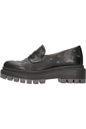 Chie Mihara Lage schoenen Zwart