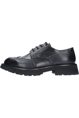 Alexander McQueen Lage schoenen Zwart