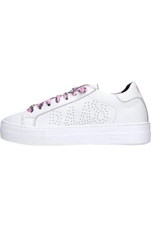 P448 Witte sneakers