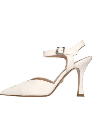 Giorgio Schoenen met witte hakken