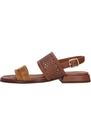Chie Mihara Lage schoenen Bruin