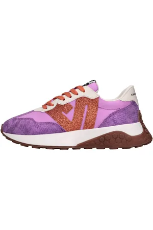 Emanuélle vee Sneakers