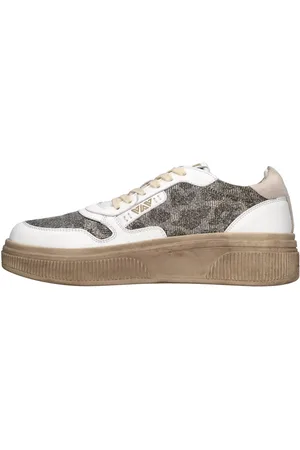 Emanuélle vee Sneakers