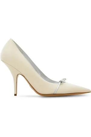 Salvatore Ferragamo Pumps met strikdetail