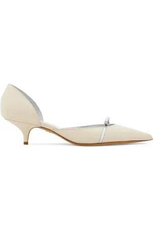 Salvatore Ferragamo Kitten pumps met puntige neus