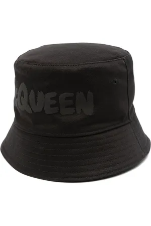 Alexander McQueen Vissershoed met graffiti logo