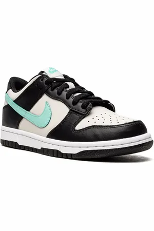 Nike Dunk Low sneakers