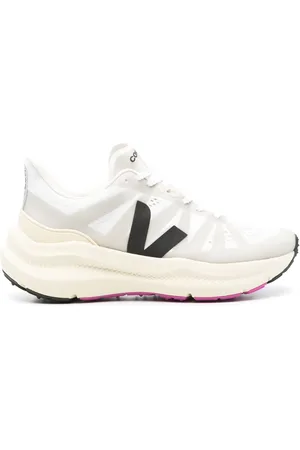 Veja Condor 3 chunky sneakers met mesh