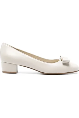 Salvatore Ferragamo 35 mm Vara pumps met strik