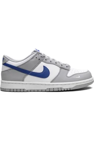 Nike Dunk Low sneakers