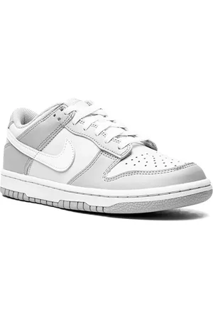 Nike Dunk Low sneakers