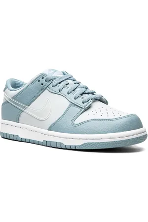 Nike Dunk Low sneakers