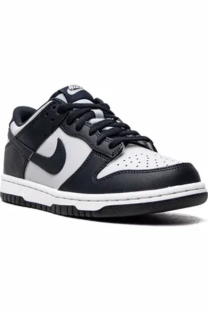 Nike Dunk Low sneakers