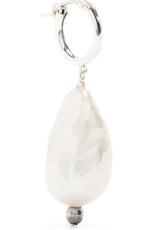 A Sinner in Pearls Oorring met kristal
