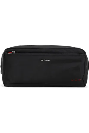 Kiton Toilettas met verfraaid logo