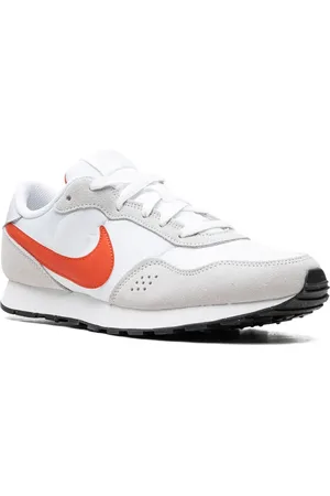 Nike "MD Valiant ""Pure Platinum Picante Red"" sneakers"
