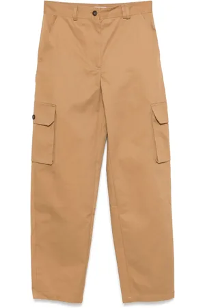 Maison Kitsuné Chino met geborduurd logo