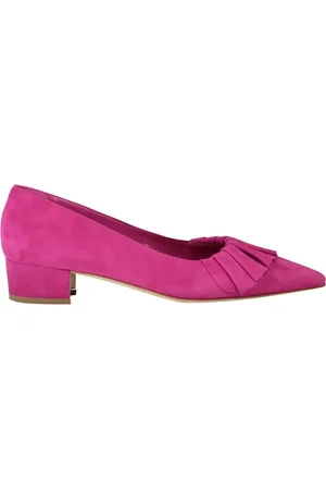 Manolo Blahnik 30 mm Newton pumps