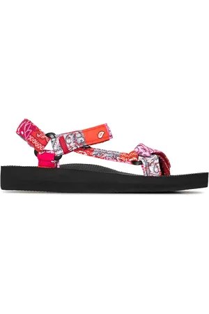 Arizona Love Trekky sandalen met bandanaprint