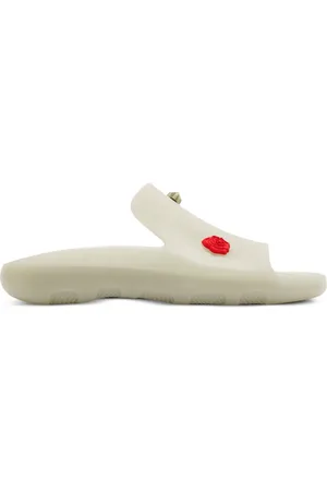 Burberry Slippers met applicatie