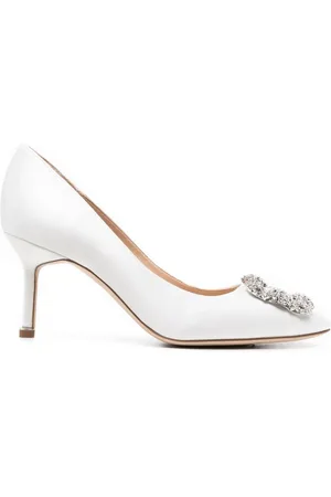 Manolo Blahnik Hangisi pumps met kristallen gesp