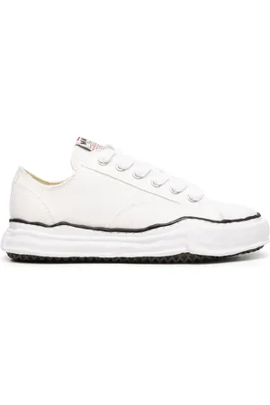 Maison Mihara Yasuhiro Sneakers met contrasterende veters
