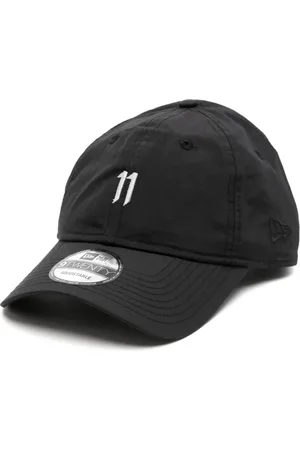 11 BY BORIS BIDJAN SABERI Pet met geborduurd logo