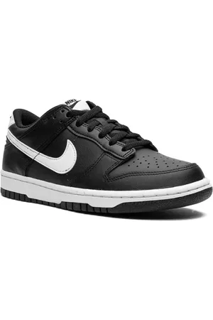 Nike Dunk Low sneakers