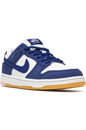 Nike SB Dunk Low sneakers