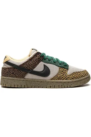 Nike Dunk Low sneakers
