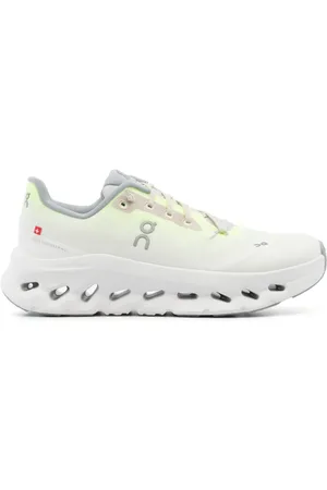 On Running Cloudtilt sneakers met logo reliëf