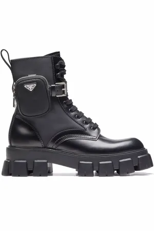 Prada Moonlith enkellaarzen met zakdetail