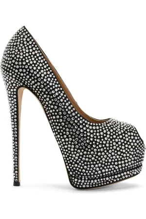 Giuseppe Zanotti Sharon pumps verfraaid met stras